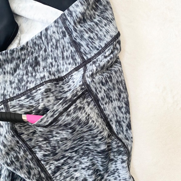 Victoria's  Secret Knockout Tight/Legging Ko Tighi Black/Gray Women's SZ X-Large - Picture 5 of 10